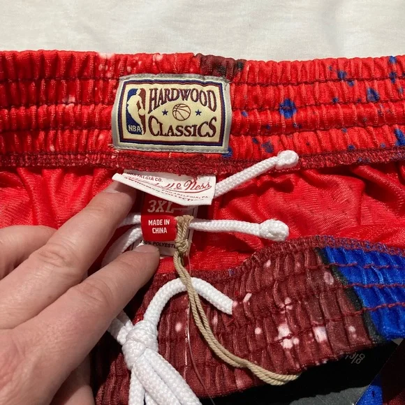 Mitchell & Ness HWC Philadelphia 76ers Shorts, size 3X, NWT! $100.00!